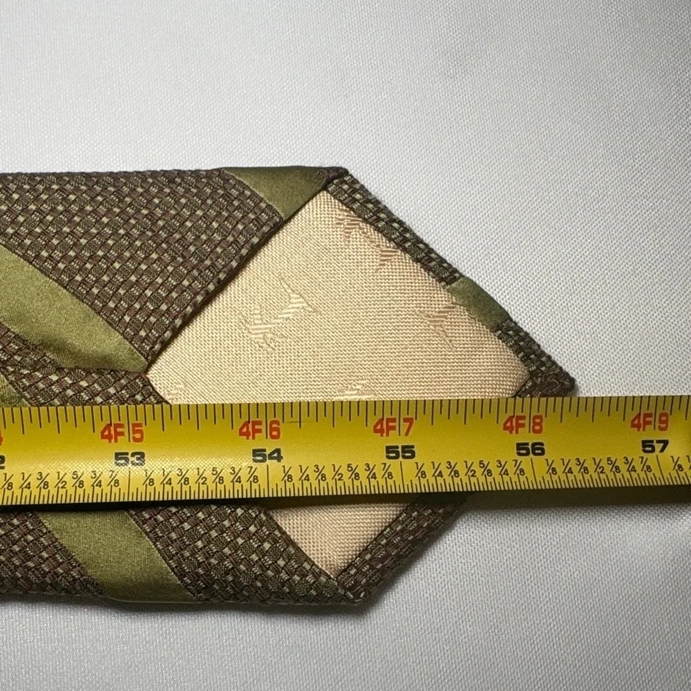 Tommy Bahama Olive and Chocolate Men's Silk Tie